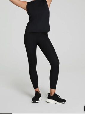 SPANXshape Booty Boost 7/8 Leggings